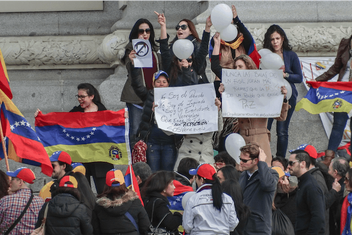 Venezuelan economy disintigrating into chaos