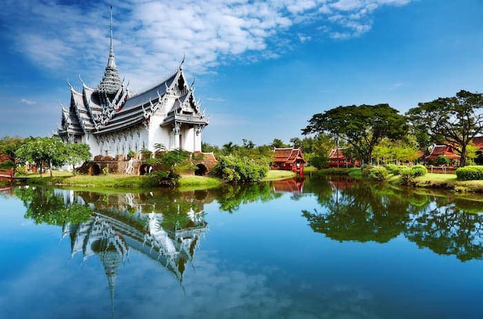Thailand does not allow dual citizenship