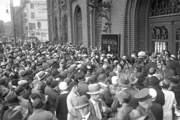 Bank run and Harvard dollar collapse predictions
