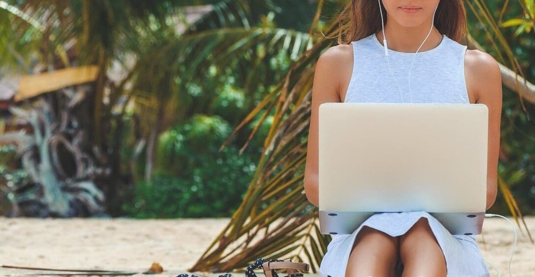 How to Maintain Your Business While Traveling Around the World